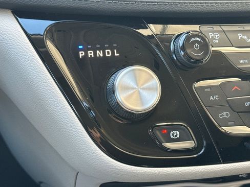 Used 2020 Chrysler Pacifica Limited w/ Advanced Safetytec Group image 23