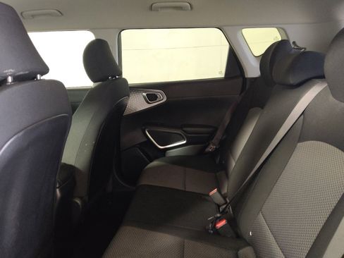 Used 2020 Kia Soul LX FWD image 18