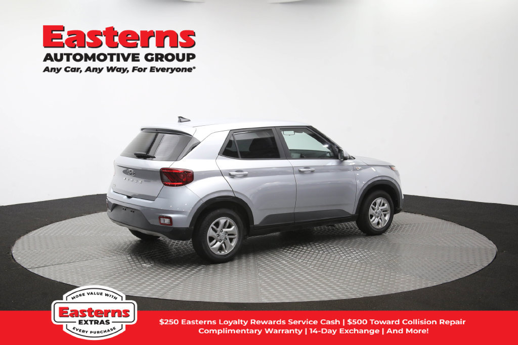 Used 2022 Hyundai Venue SE FWD image 43