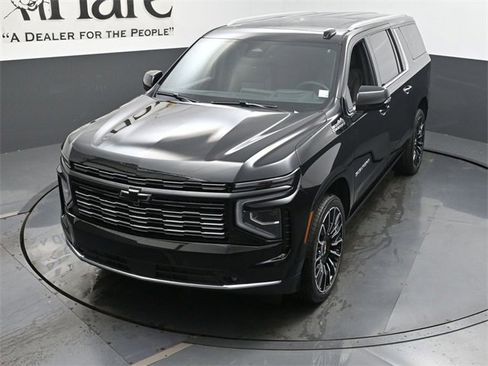 New 2026 Chevrolet Suburban High Country w/ LPO, Illumination Package image 25