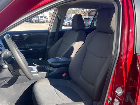 Used 2024 Toyota RAV4 LE image 29