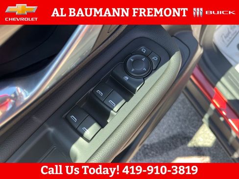 Used 2023 GMC Terrain SLE w/ Driver Convenience Package FWD image 11