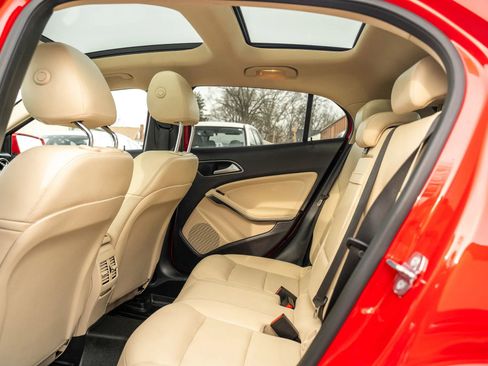 Used 2018 Mercedes-Benz GLA 250 4MATIC image 8