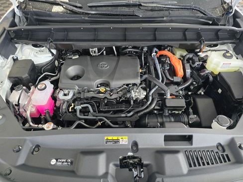 New 2026 Toyota Highlander Platinum image 9