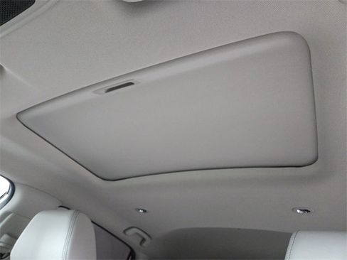 Used 2024 Honda HR-V EX-L image 14