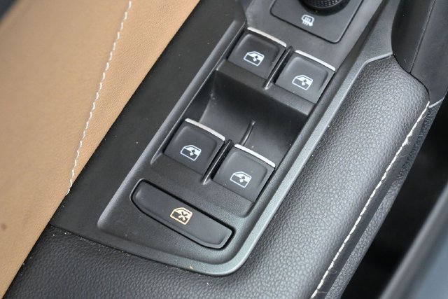 Used 2023 Volkswagen Tiguan SE R-Line FWD image 13
