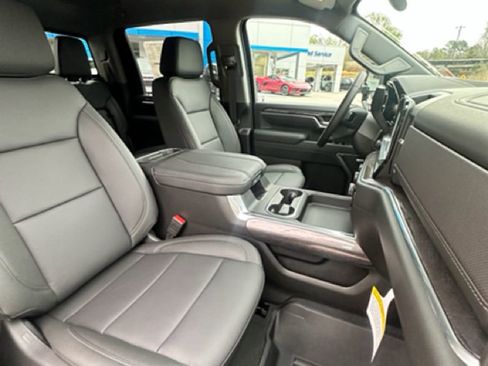 New 2026 Chevrolet Silverado 2500 LTZ w/ LTZ Convenience Package AWD/4WD image 20