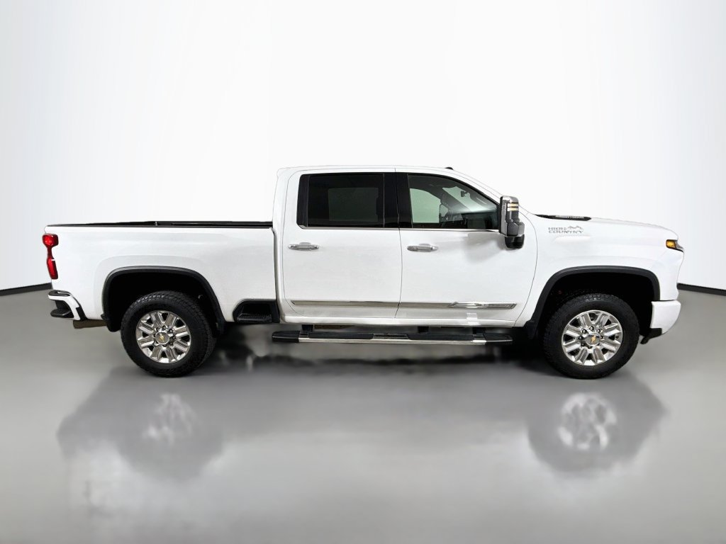 Used 2024 Chevrolet Silverado 2500 High Country w/ Technology Package AWD/4WD image 8