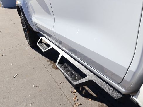 Used 2024 GMC Canyon Elevation w/ Convenience Package image 10