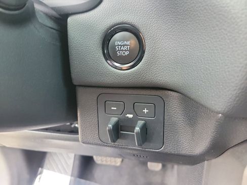 Used 2025 Toyota Tundra Limited image 26