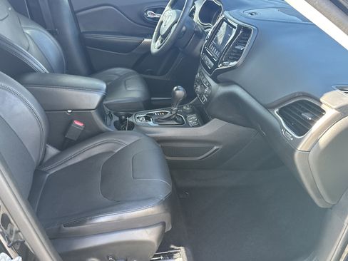 Used 2021 Jeep Cherokee Limited image 12