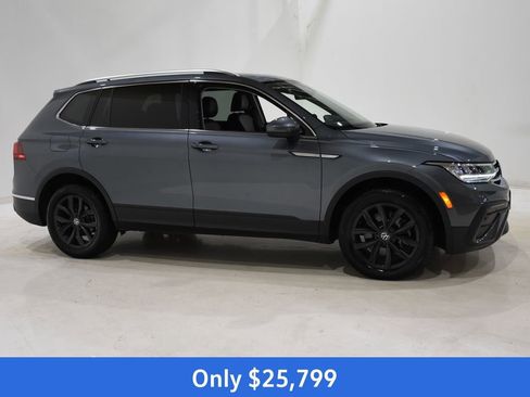Used 2024 Volkswagen Tiguan SE image 3