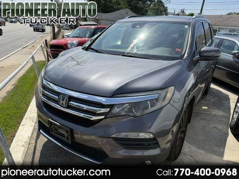 Used 2017 Honda Pilot Touring image 1