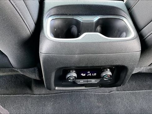 Used 2026 Chevrolet Traverse LT w/ Driver Confidence Package FWD image 10