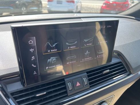Used 2022 Audi Q5 2.0T Premium image 13