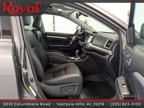 Used 2017 Toyota Highlander XLE FWD image 8