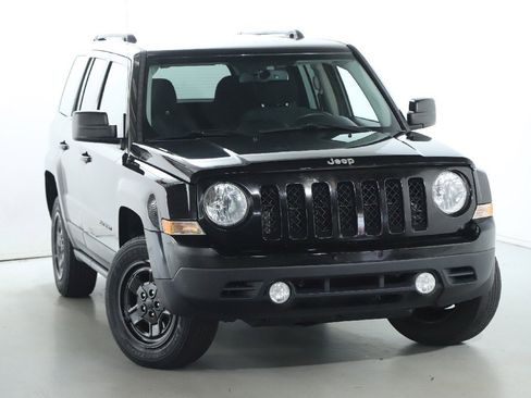 Used 2017 Jeep Patriot Sport w/ Power Value Group image 1