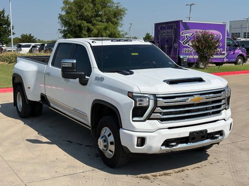 Used 2026 Chevrolet Silverado 3500 High Country w/ Technology Package AWD/4WD image 13