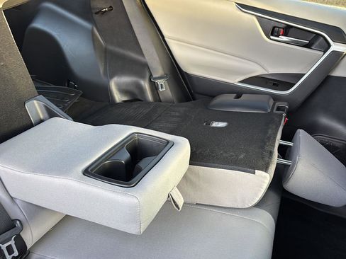 Used 2021 Toyota RAV4 XLE image 12