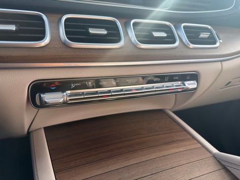 Certified 2022 Mercedes-Benz GLS 450 4MATIC image 22