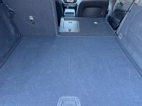 Used 2025 Volvo XC60 B5 Plus image 15