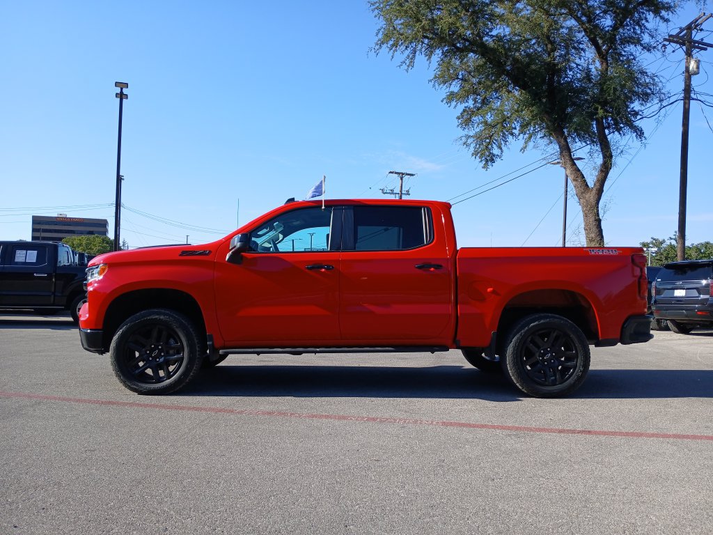 Used 2024 Chevrolet Silverado 1500 LT Trail Boss w/ LPO, Dark Essentials Package AWD/4WD image 6
