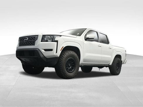 Used 2022 Nissan Frontier SV RWD image 9