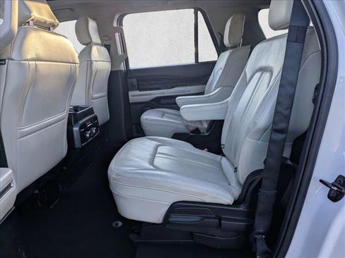 Used 2019 Ford Expedition Max Platinum AWD/4WD image 17