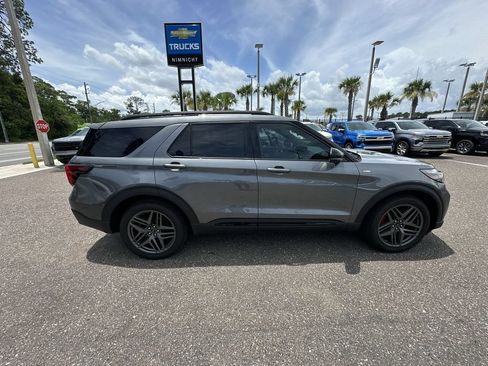 Used 2026 Ford Explorer ST-Line w/ ST-Line Street Pack RWD image 17