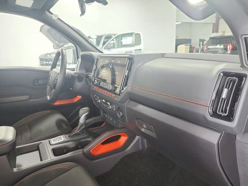 Used 2026 Nissan Frontier PRO-4X AWD/4WD image 36