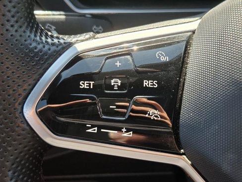 Used 2023 Volkswagen Tiguan SE R-Line FWD image 31