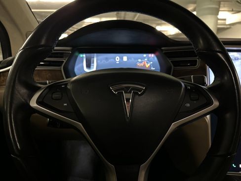 Used 2017 Tesla Model X 75D image 21