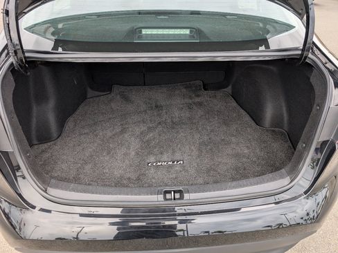 Used 2024 Toyota Corolla LE image 9