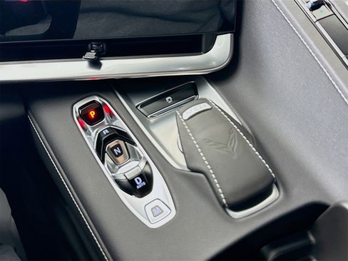 Used 2023 Chevrolet Corvette Stingray w/ Z51 Performance Package image 18