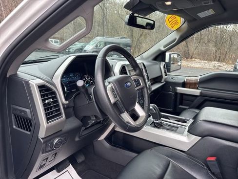 Used 2019 Ford F150 Lariat w/ Trailer Tow Package image 8