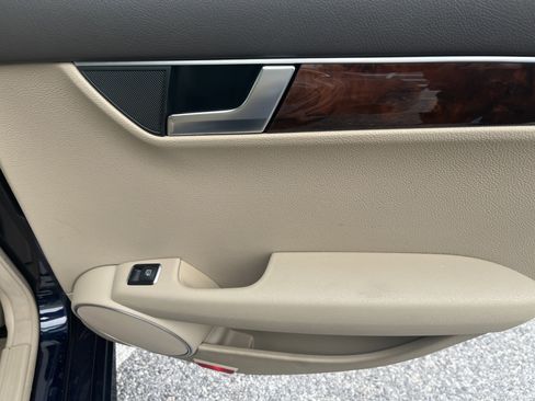 Used 2014 Mercedes-Benz C 300 4MATIC Sedan image 15