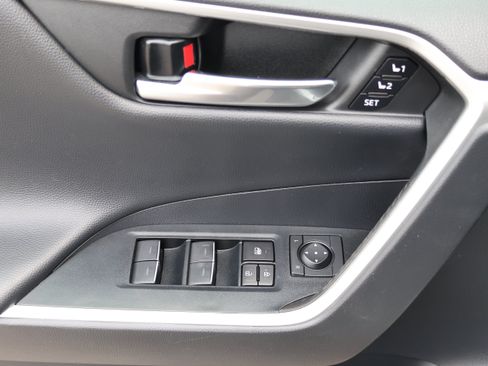 Used 2023 Toyota RAV4 XSE AWD/4WD image 22