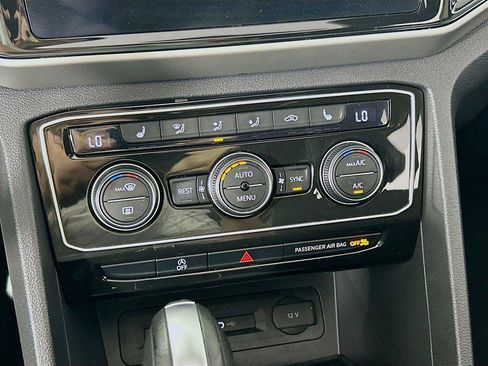 Certified 2021 Volkswagen Atlas SEL R-Line AWD/4WD image 16