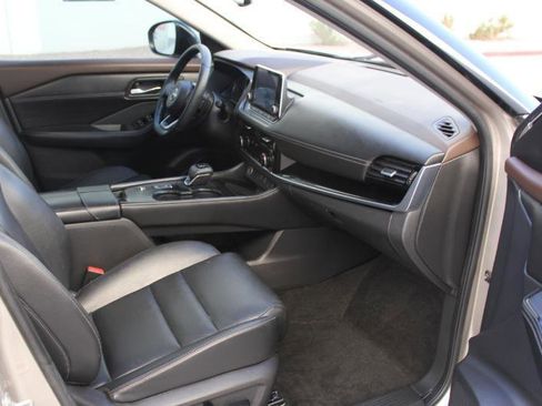 Used 2022 Nissan Rogue SL image 21