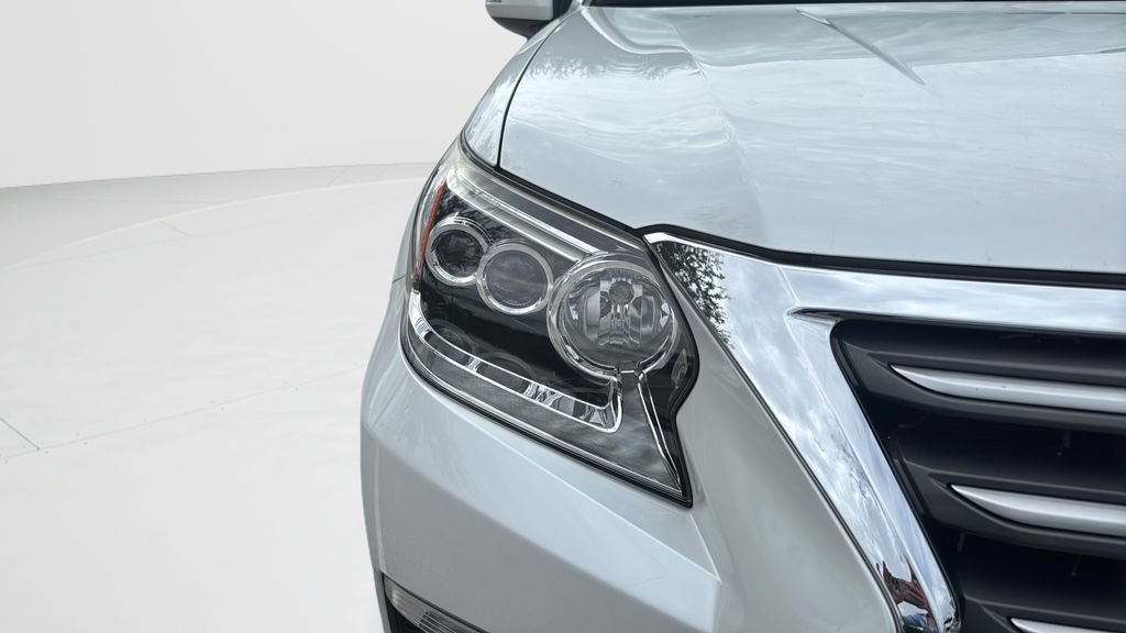 Used 2019 Lexus GX 460 w/ Navigation Package AWD/4WD image 36