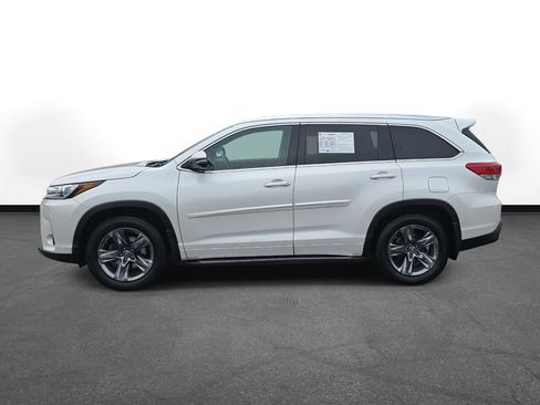 Certified 2019 Toyota Highlander Limited Platinum image 10