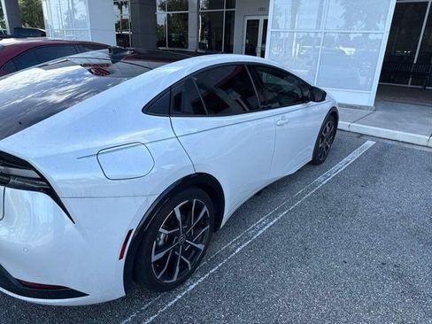 Used 2024 Toyota Prius Prime FWD image 5