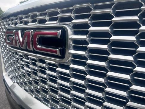 Used 2022 GMC Yukon Denali AWD/4WD image 28