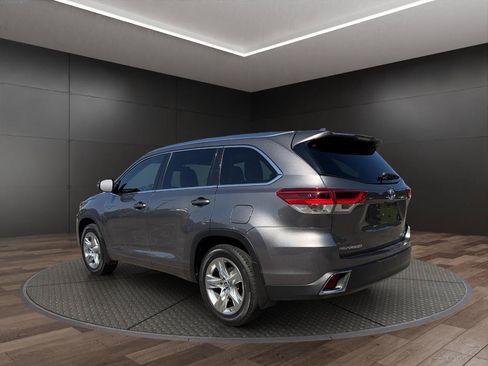 Used 2018 Toyota Highlander Limited AWD/4WD image 6