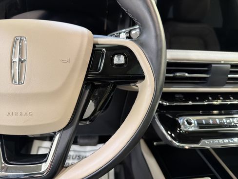 Used 2025 Lincoln Corsair Reserve w/ Equipment Group 202A image 15