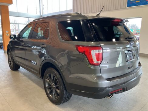 Used 2019 Ford Explorer XLT w/ Equipment Group 202A image 7