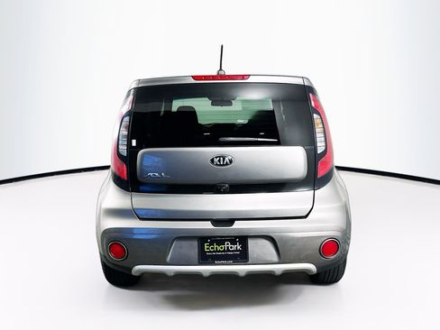 Used 2017 Kia Soul + image 7