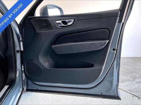 Certified 2023 Volvo XC60 B5 Plus AWD/4WD image 24