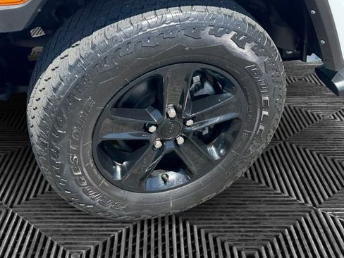 Used 2022 Jeep Wrangler Unlimited Sahara AWD/4WD image 10
