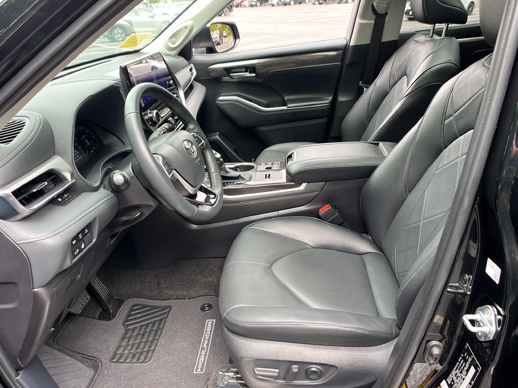 Used 2026 Toyota Highlander Platinum AWD/4WD image 9